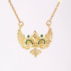 Collar vintage de alas y espada doradas con colgante de circón verde elegante