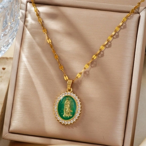 Vintage religieuze Maagd Maria ketting met groen emaille en zirkoonstenen