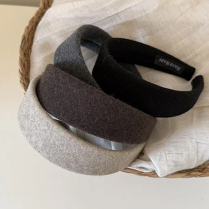 Thick wool hairbands in grey, brown and black for a high-cranial top fashion look