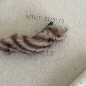 Barrette à cheveux pelucheuse rayée en fausse fourrure léopard pour l'automne-hiver