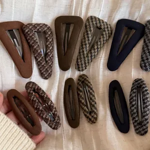 Vintage Fair Isle Plaid Snap Hair Clips For Women Fabric Covered Geometric BB Hair Pins For Bangs Fall Winter Hair Accessories