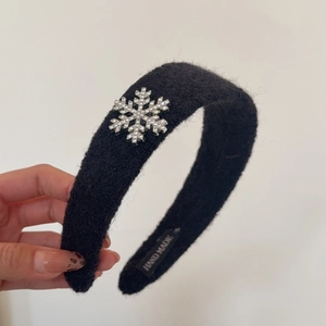 Serre-tête d'hiver noir en peluche avec flocons de neige strass pour un look vintage élégant