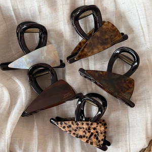 French Style Acrylic Triangle Hair Claw Geometric Shark Clip Leopard Tortoiseshell Print Handmade Hair Accessory Women
