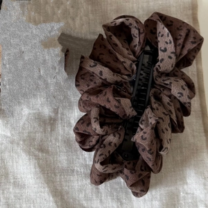 Leopard print fabric large hair claw clip with pleated texture for voluminous ponytail