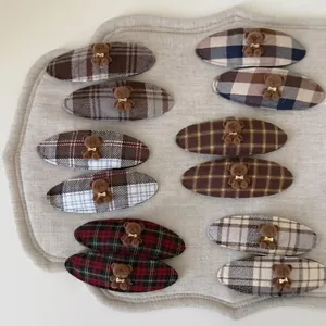 Lot de 12 barrettes en tissu écossais avec ours en peluche et nœuds papillon dorés