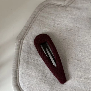 Vintage wine red knitted fabric wrapped BB hair clip for women elegant hair accessory