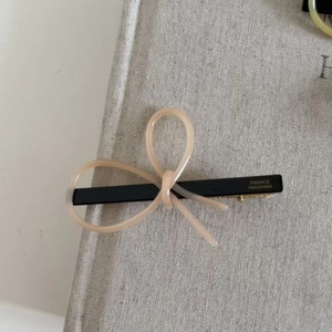 Pince à cheveux artisanale en acétate noir et rose avec texte doré France Handmade