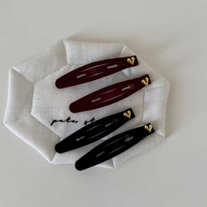 Set of 4 velvet waterdrop BB hair clips with gold heart accents in black and burgundy