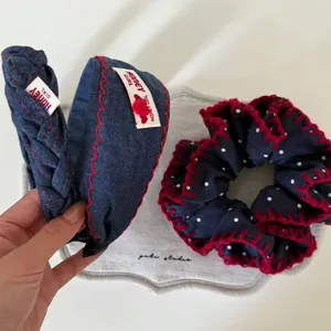 Lot de serre-tête en denim bleu marine avec couture rouge et chouchou à pois