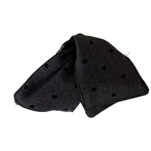 Elegant grey knitted headband with black heart flocking pattern and stylish bow design