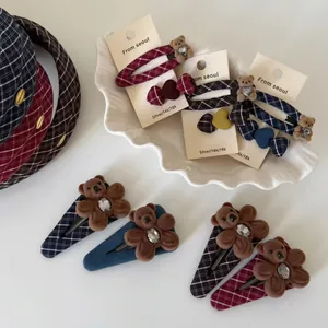 Set de barrettes à cheveux à carreaux avec ours en peluche et détails en strass