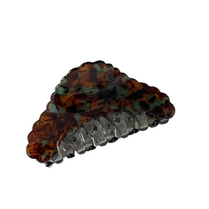 French tortoiseshell hair claw clip with amber texture and Barrette la France text