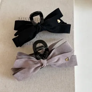 Pince à Cheveux Élégante Avec Nœud pour Femmes Tissu Suède Décor de Cœur Grande Pince Crabe Accessoire Cheveux Fait Main