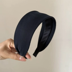 Cerchietto classico in tessuto a tesa larga blu navy scuro con finitura lucida