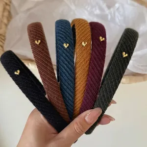Retro Knitted Ribbed Headband With Small Gold Metal Heart Charm Elegant Solid Color Hair Band For Women Daily Hair Accessories