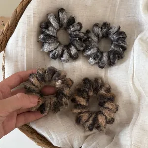 Élastiques à Cheveux en Cordon de Téléphone en Peluche pour Femmes Scrunchies à Imprimé Léopard Anneaux de Cheveux en Fourrure