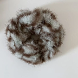 Plush faux mink fur scrunchie with brown leopard print and high elasticity for women