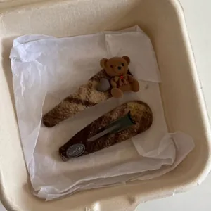 Set di fermagli per capelli con orsetto marrone e tessuto a quadri in confezione regalo