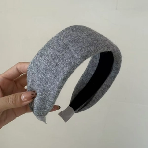 Wide knit wool headband in grey featuring a minimalist autumn winter style for women