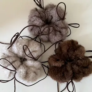 Chouchou Nœud en Peluche Automne Hiver Doux Élégant Fait à la Main Tricot Élastique à Cheveux Femme Accessoires de Mode