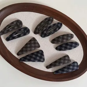 Barrettes à Cheveux BB en Tissu Écossais Rétro Pinces Snap Géométriques en Laine pour Femmes Filles Accessoires Cheveux Style Collège