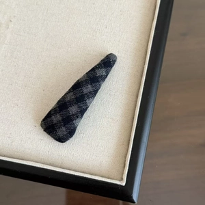 Barrette à cheveux style britannique en tissu à carreaux gris et noir pour femmes chic