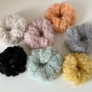 Chouchou en Peluche Moelleux pour Femmes Élastiques à Cheveux en Fausse Fourrure Doux Accessoires Cheveux Automne Hiver