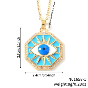 Collier octogonal œil protecteur doré avec émail bleu et détails en zircon