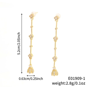 Elegantes pendientes de trébol de cuatro hojas en oro con borlas de circón y 5,2 cm