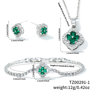 Silver four-leaf clover jewelry set with green heart stones and zircon necklace earrings
