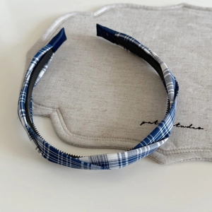 Serre-tête à carreaux bleus et blancs avec dents antidérapantes pour coiffure haute