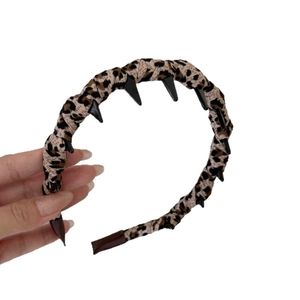 Leopard print headband with non-slip teeth for women featuring stylish fabric wrap