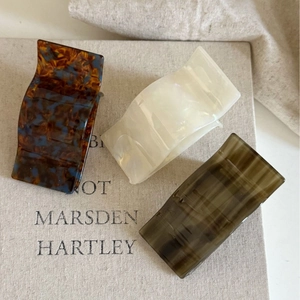 Retro Acetate Large Wave Hair Claw Clip Marble Tortoise Texture Duckbill Shark Clip For Women Elegant Hair Accessories