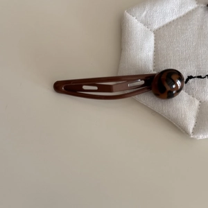 Vintage coffee brown teardrop hair clip with leopard print pearl bead ornament for women