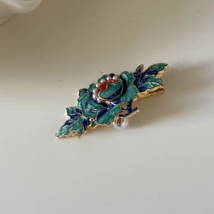 Eleganter Emaille-Schmetterling-Haarclip mit Perlen und langen Quasten im China-Stil