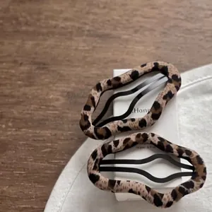 Barrettes à Cheveux Recouvertes de Tissu Imprimé Léopard Rétro pour Femmes Pinces à Frange Vintage Accessoires de Coiffure