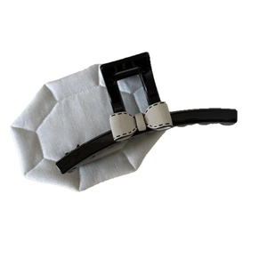 Pince à cheveux minimaliste en acétate noir et blanc avec une décoration de nœud élégante