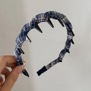 Serre-tête vintage à carreaux bleu marine avec dents antidérapantes pour un maintien sûr