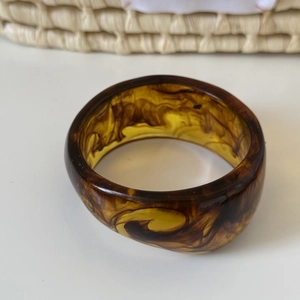 Vintage acrylic geometric bangle with amber tortoiseshell resin pattern for women