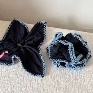 French Navy Blue Cotton Scrunchie Fashion Minimalist Apple Embroidery Hair Tie Handmade Contrast Edge Headwear For Women