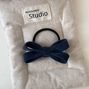 Klassischer dunkelblauer Samt-Haargummi mit schwarzem Gummiband für Damen-Accessoires