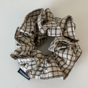 Plaid checkered double-layer scrunchie in beige and brown with handmade tag