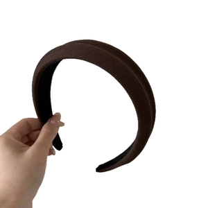 Brown padded velvet leopard print headband for women with a vintage knitted texture
