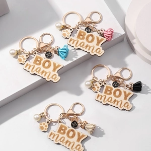 Wood BOY Mama Keychain With Faux Leather Tassel Imitation Artificial Pearl Paw Print Letter M Charm Mother's Day Gift For Women Bag Hanging
