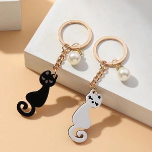 Cute Cartoon Cat Keychain Acrylic Alloy Faux Artificial Pearl Rhinestone Minimalist Animal Bag Charm For Women Couple Gift