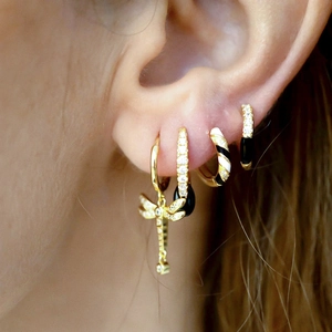 Modisches goldenes Libellen-Ohrring-Set mit Zirkonia und Emaille für Damen im Trend
