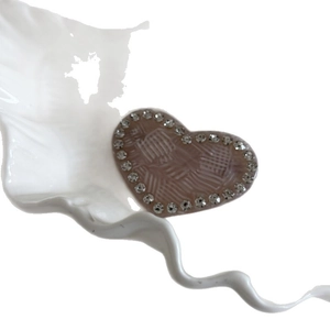 Barrette à cheveux luxe rose poudré avec motif matelassé et cercle de cristaux brillants