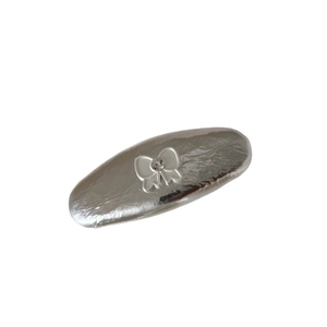 Barrette Y2K en métal argenté liquide avec nœud blanc et strass brillant pour femme
