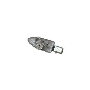 Eleganter silberner Bogen Haarclip mit funkelndem Strass und grauer Emaille Textur