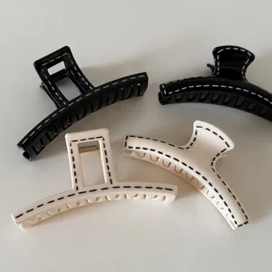 Handmade Acrylic Dash Line Hair Claw Clips Minimalist Contrast Color Black White Large Shark Clips Hair Catch Hair Accessories For Women
